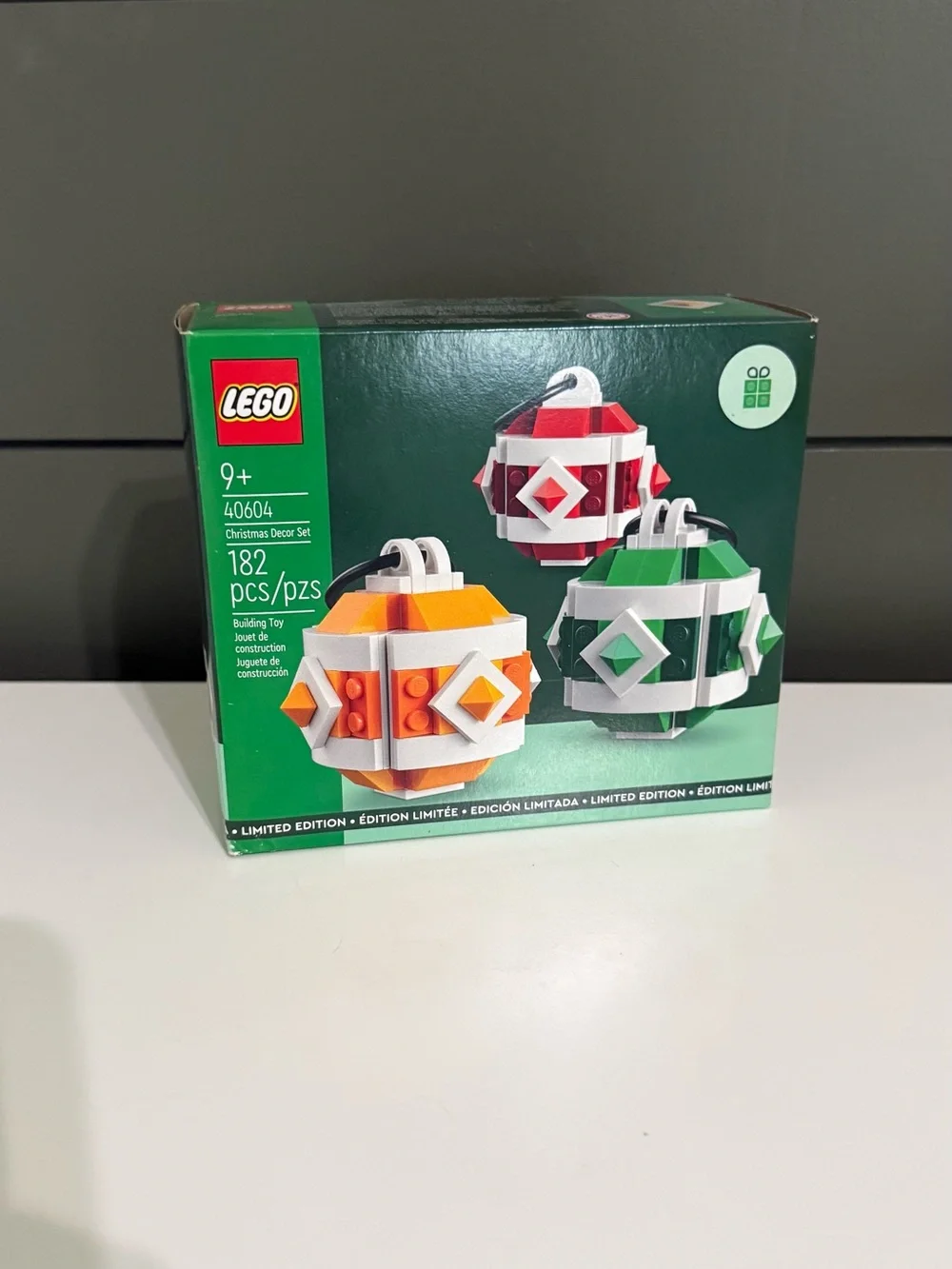 Lego Christmas Decor Ornaments Set - Green, Red, Orange, White 40604